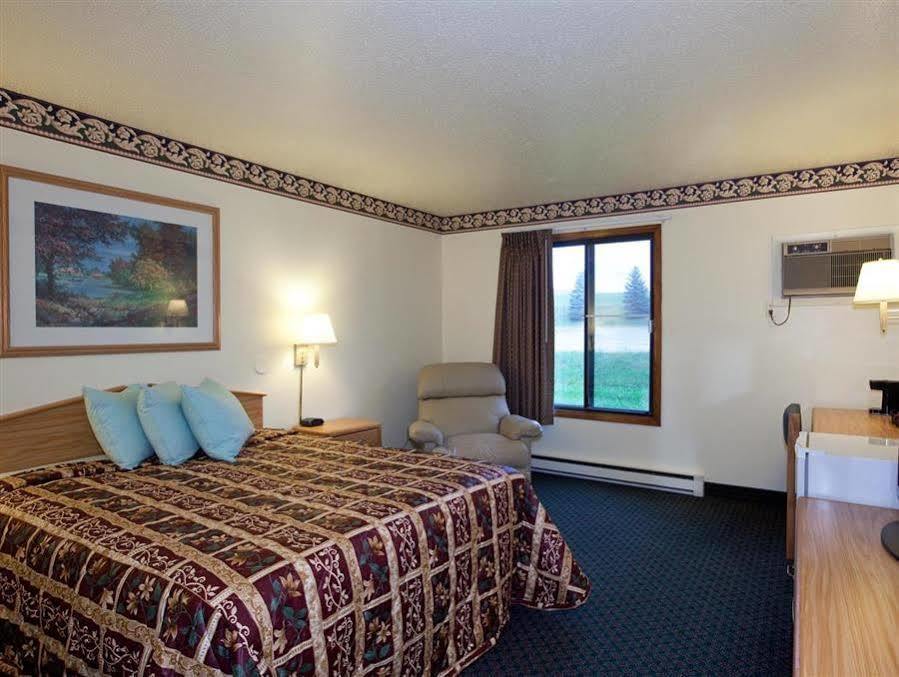 Fergus Falls Fergus Inn מראה חיצוני תמונה